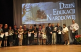 Kwiaty, życzenia i tysiąc uśmiechów – czyli jak nauczyciele i pracownicy  połanieckiej oświaty świętowali Dzień Edukacji Narodowej