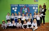 WYSTĘPY PRZEDSZKOLAKÓW NA DZIEŃ BABCI I DZIADKA